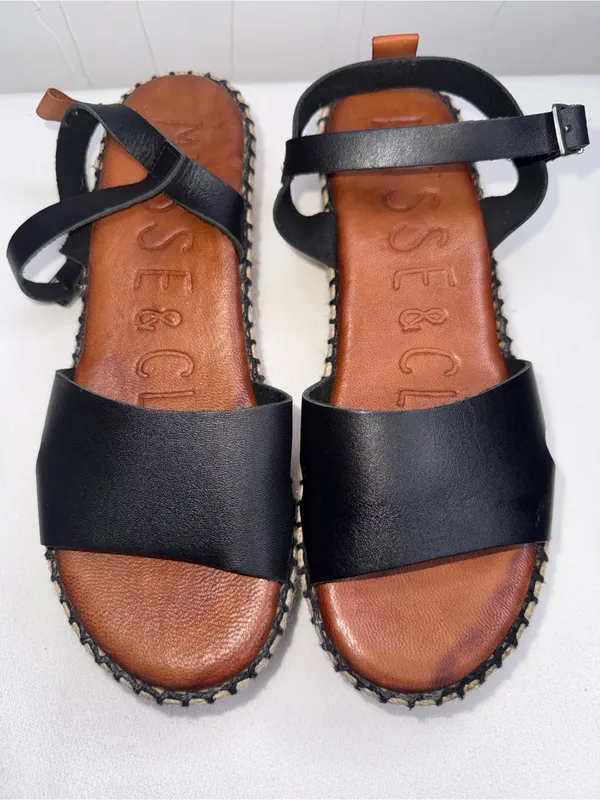Musse & Cloud Black Leather Strap Sandals - Image 2