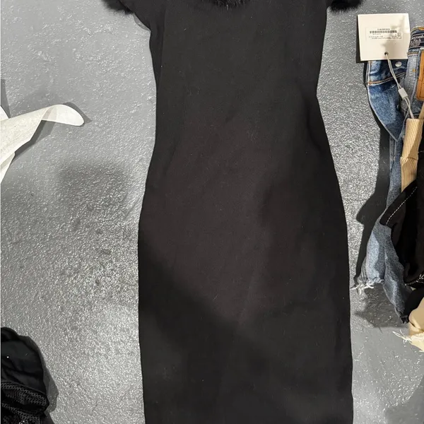 Elegant Black Dress - Image 2