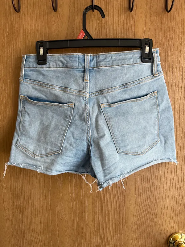 Universal Threads High Rise Denim Shorts 27 - Image 4