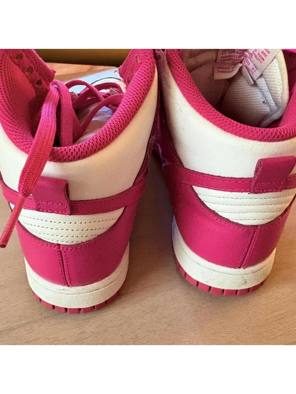 Nike Women's Pink Trainer - Image 4
