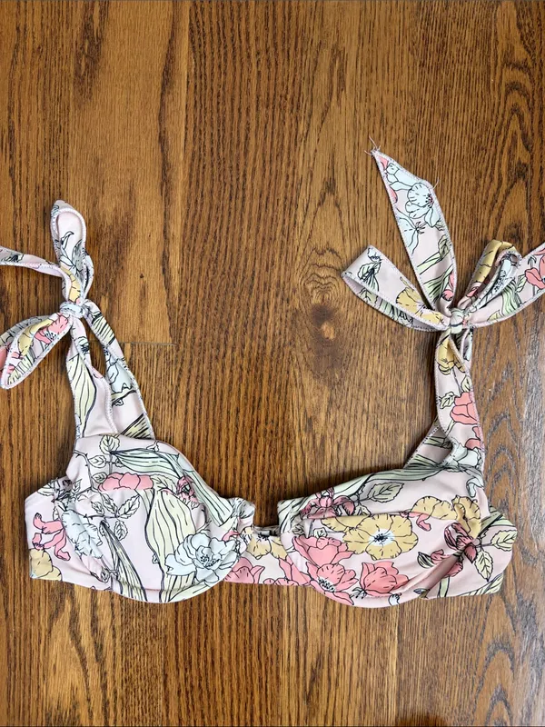 Dippin' Daisy's Pink Pastel Floral Tie-Shoulder Bikini Size Small - Image 2