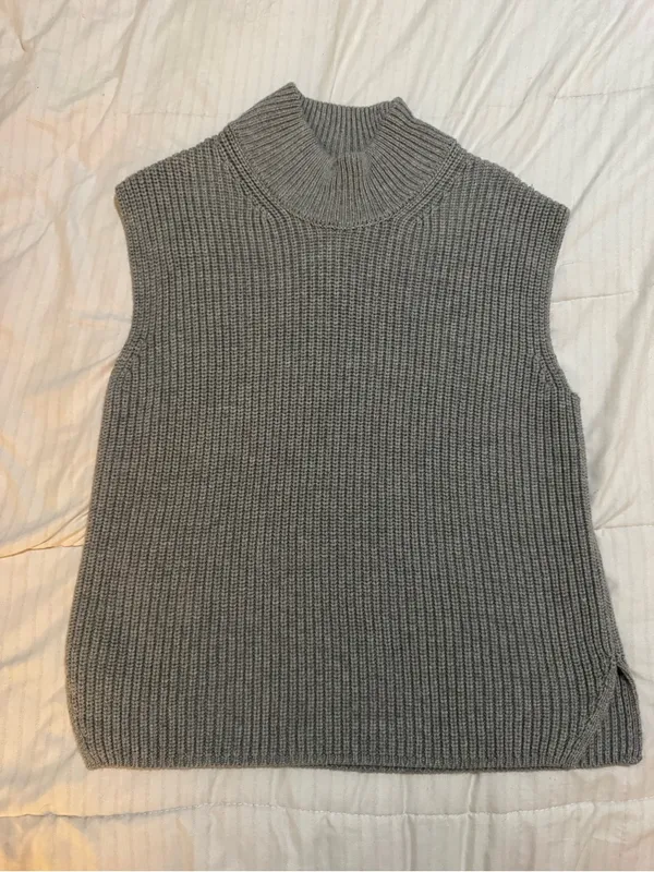 Abercrombie Sweater - Image 4