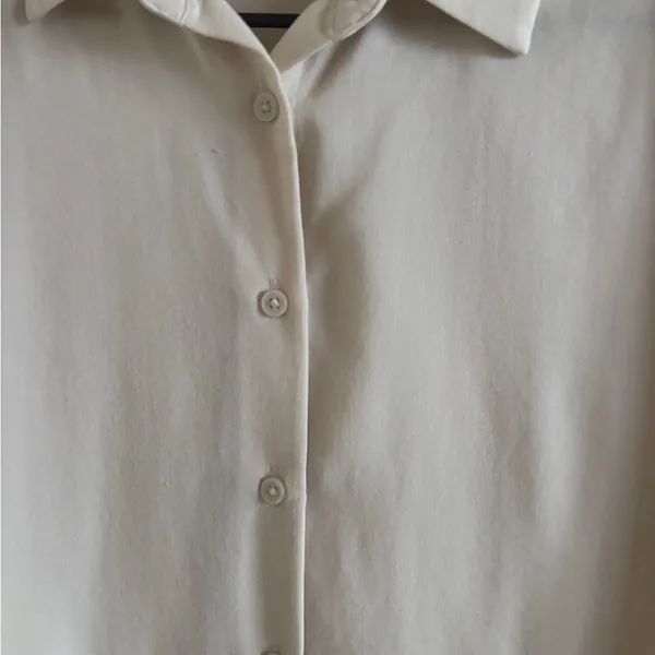 Uniqlo Off-White Button Down Shirt - Image 2