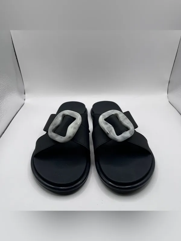OluKai La'i Slide Sandal lava rock size 8 flip flop black sandal women’s - Image 4