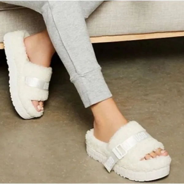 Ugg Fluffita slide‎ on off-white Sherpa sheepskin slippers womens 9 lug sole - Image 2