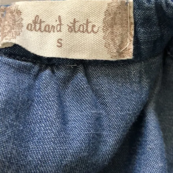 Altar'd State CHAMBRAY OFF SHOULDER COASTAL CHIC DENIM BLUE RUFFLE NECK ROMPER - Image 7