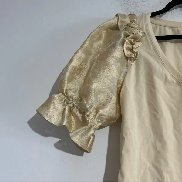 Anthropologie Short Sleeve Brocade Embossed Ruffle Tee Large Office Work Boho - Image 3