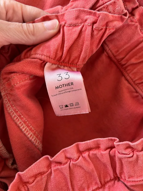 Mother The Springy Ankle Elastic Waist Jeans in a hot coral pink size 33 - Image 8