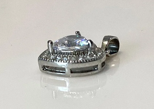 Silver Tone Crystal Heart Pndant - Image 2
