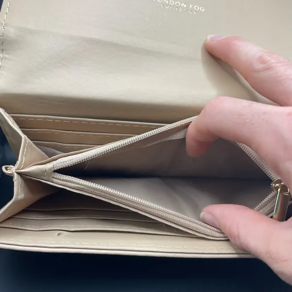 London Fog Wallet - Image 7