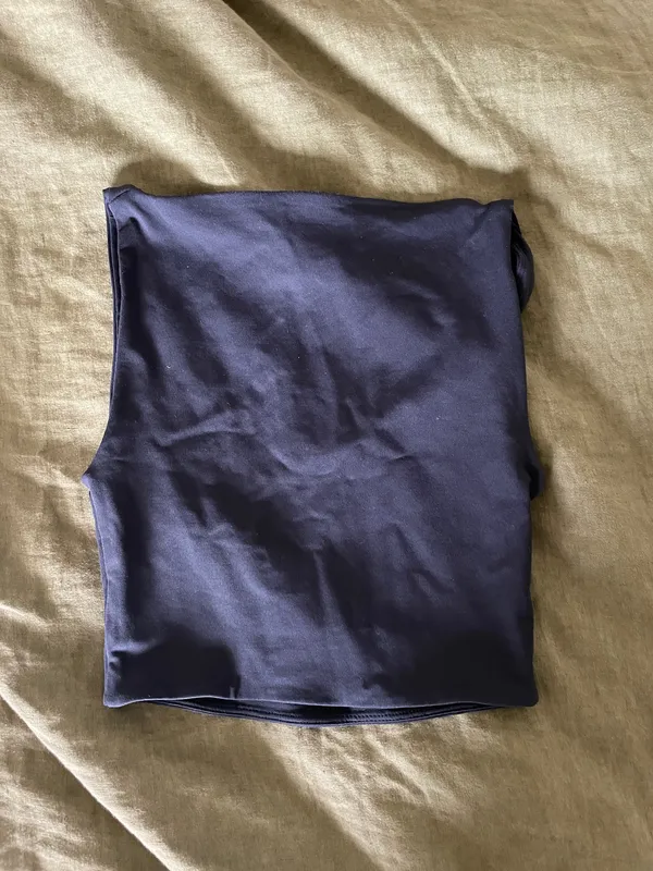 Aritzia black crop top - Image 3
