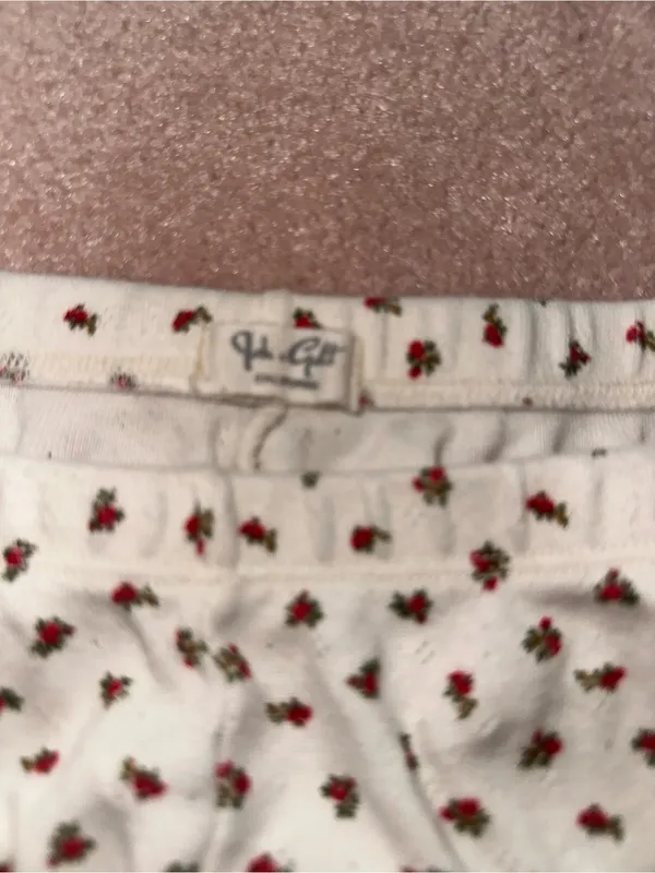 Brandy Melville John Galt White Emery Floral Pointelle Lounge Shorts - Image 7
