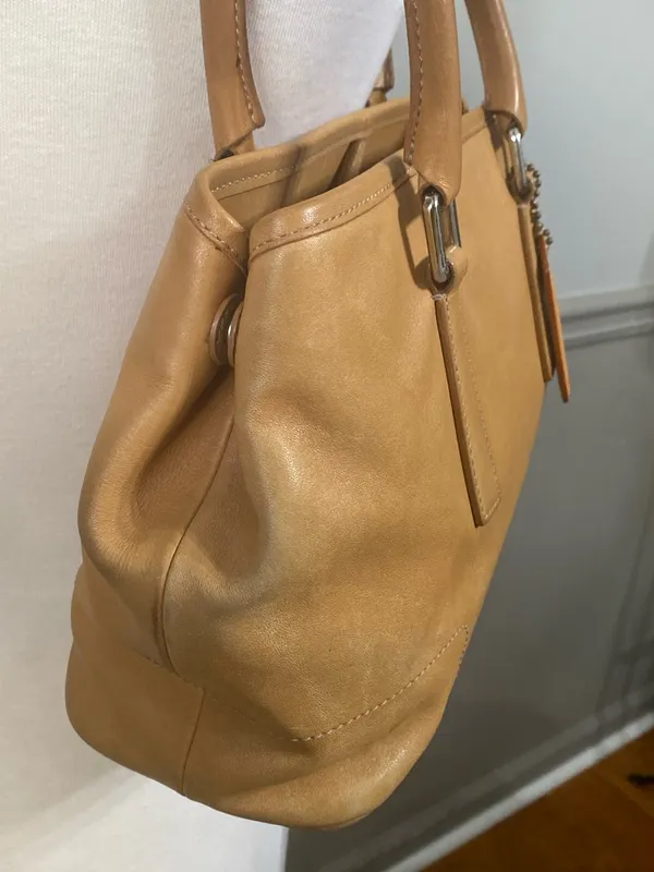 Vintage Coach Hampton Tote / Tan Leather Satchel from 2001 - Image 6