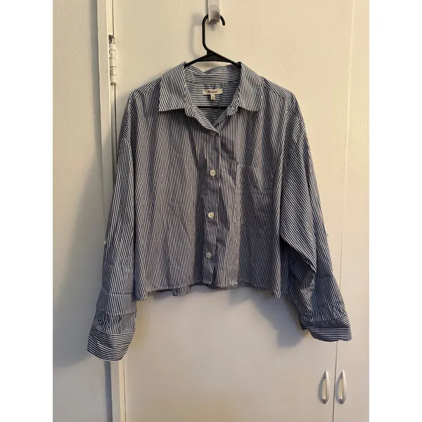 Madewell Straight-Hem Button Up Cropped Shirt in Blue / White Stripe Size Large - Image 4