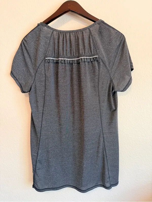 Lululemon short sleeve Top, grey size 12 - Image 11
