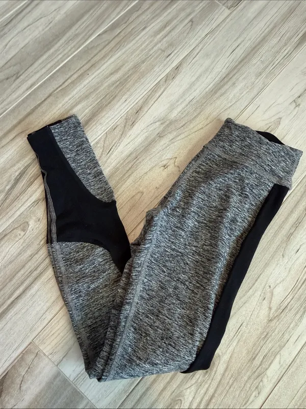 Beyond Yoga Grey Black Leggings XS - Image 10