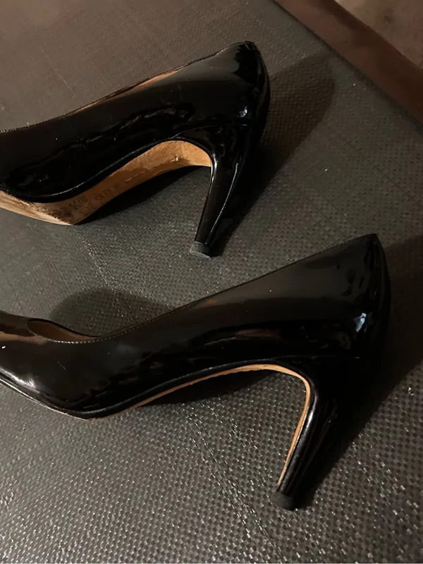 Michael Kors Black Patent Leather Round Toe Pumps 8M - Image 7