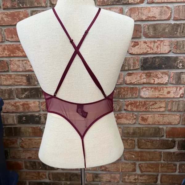 Victoria's Secret Lace Bodysuit Halter Neckline Thong Open Front Size Small - Image 3
