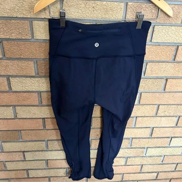 Lululemon On Your Mark Crop 23" Midnight Navy Ruched Athletic Leggings Size 6 - Image 5
