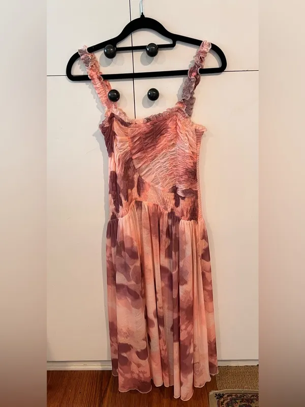 Free People Tessa Smocked Midi Dress NWT XS Pink Floral Ruched REVOLVE - Image 4