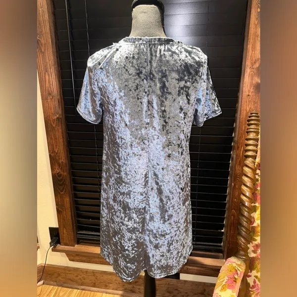 POL Velvet Mini Dress Size S Gray Ice Blue Crushed Velvet Shifter Short Sleeve - Image 6