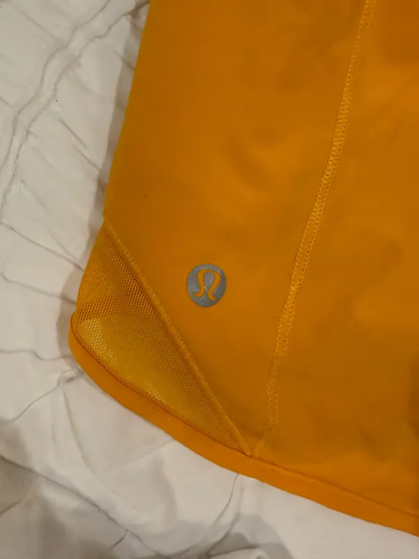 Lululemon Hotty Hot shorts 4” - Image 3