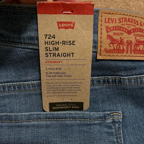 Levi's 724 Jeans Women's Size 26W NWT High Rise Slim Straight Distressed Blue - Image 8