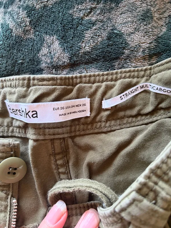 Bershka Army Green Cargo Pants - Image 3