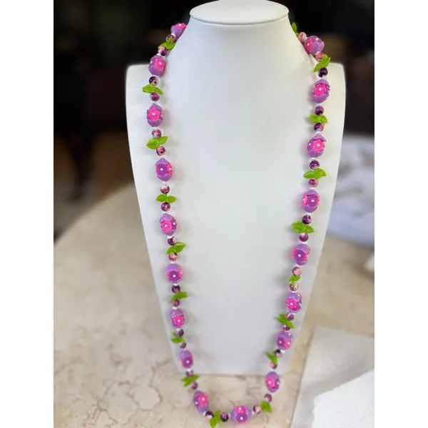 1960's style lucite Purple & Pink Floral Beaded Necklace With Green Leaf Accent - Image 4