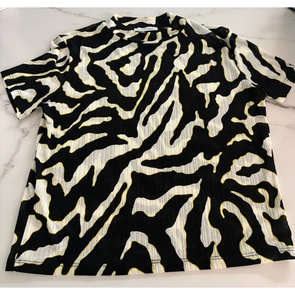 Zara Trafaluc Zebra Print Short Sleeve Top Black White Yellow Mock Neck Small - Image 4