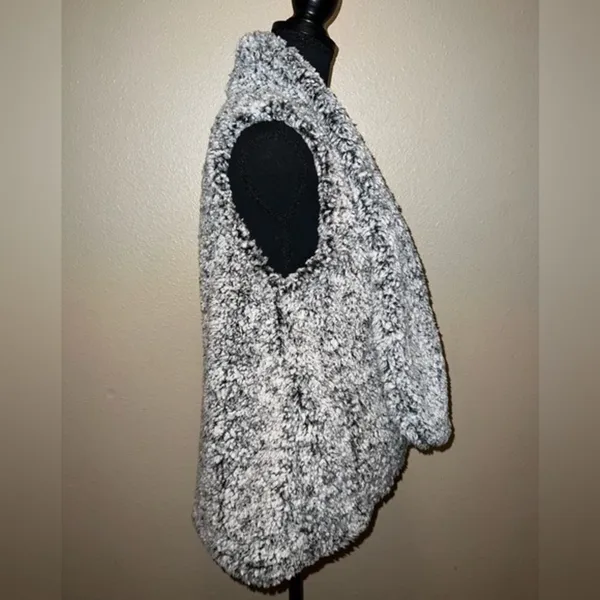 Cupio Plush‎ Sherpa Vest With Velour Lining Size Medium Black White Grey Pockets - Image 3