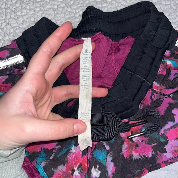 Lululemon Hotty Hot Shorts - Image 4