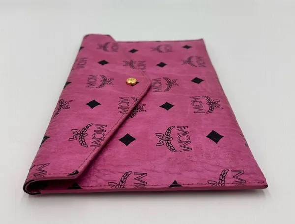 MCM
Visetos Envelope Clutch Pink - Image 4