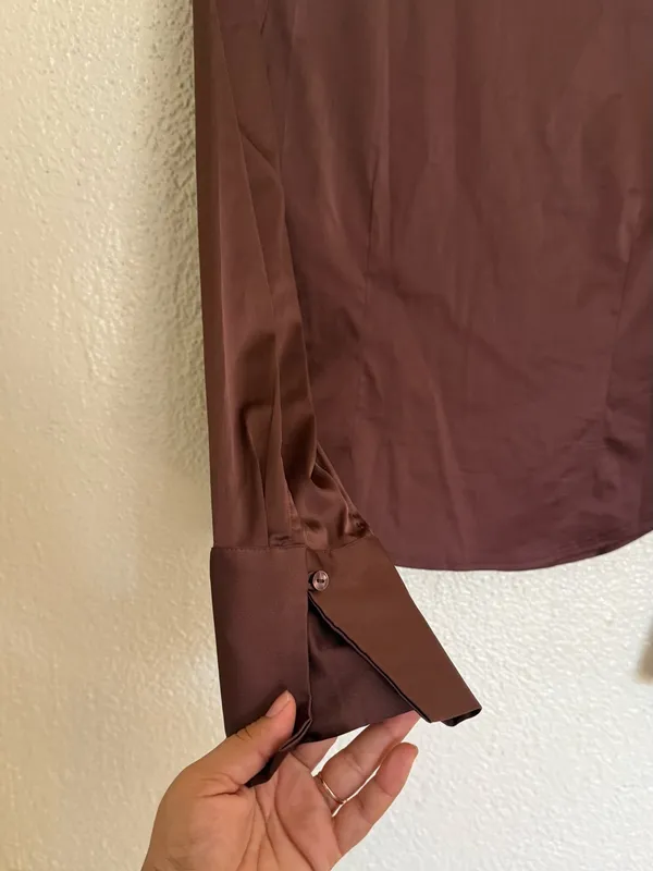 Abercrombie & Fitch Chocolate Brown Ruched Satin ButtonDown Shirt size Small New - Image 7