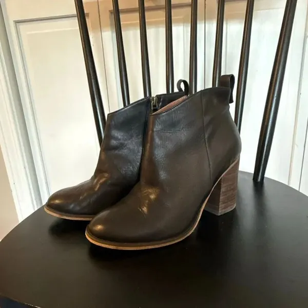 BP black leather booties size 8 - Image 5