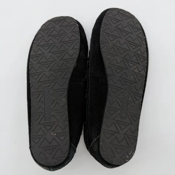 Minnetonka Women's Cally Moccasin Casual Cozy Black Suede Leather size 7 - Image 6