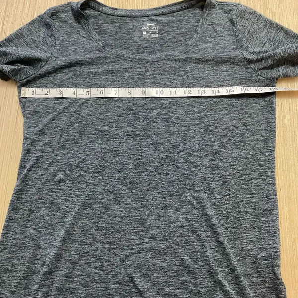 Nike Shirt Womens Medium Short Sleeve Heather Gray Dri-Fit w Logo Lightweight - Image 3