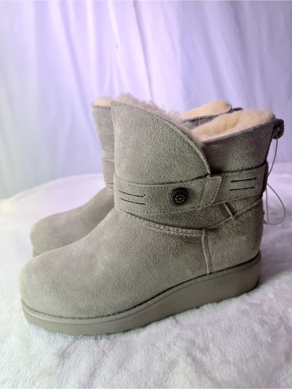 BearPaw Women's Short Shearling Boot - Taupe - Image 7
