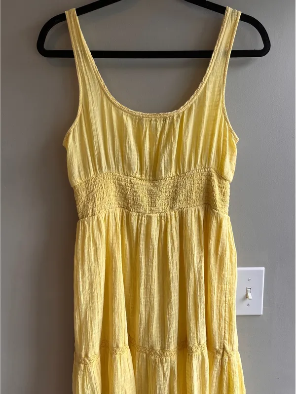 American Eagle Yellow Tiered Smocked Dress Size Medium - Image 6
