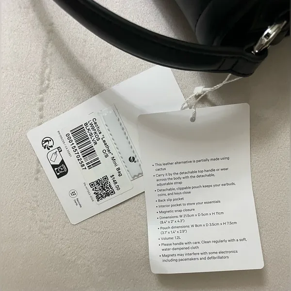 Lululemon NWT Leather Alternative Cactus Mini Bag 1.2L Black & Silver Hardware - Image 15
