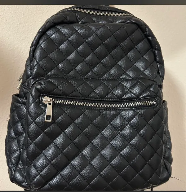 Claire’s Quilted Faux Leather Bag pack Chic and Trendy - Image 7