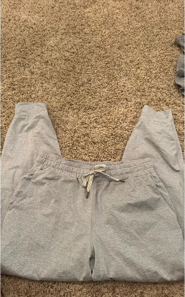Vuori Joggers Women’s - Image 3