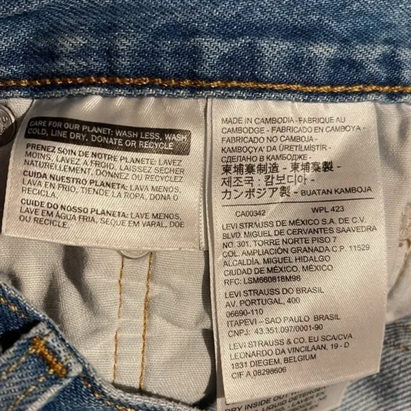 Revolve Levi’s 501 cut offs - Image 6