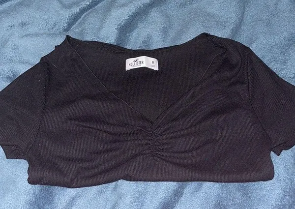 Hollister Black short sleeve tee - Image 4
