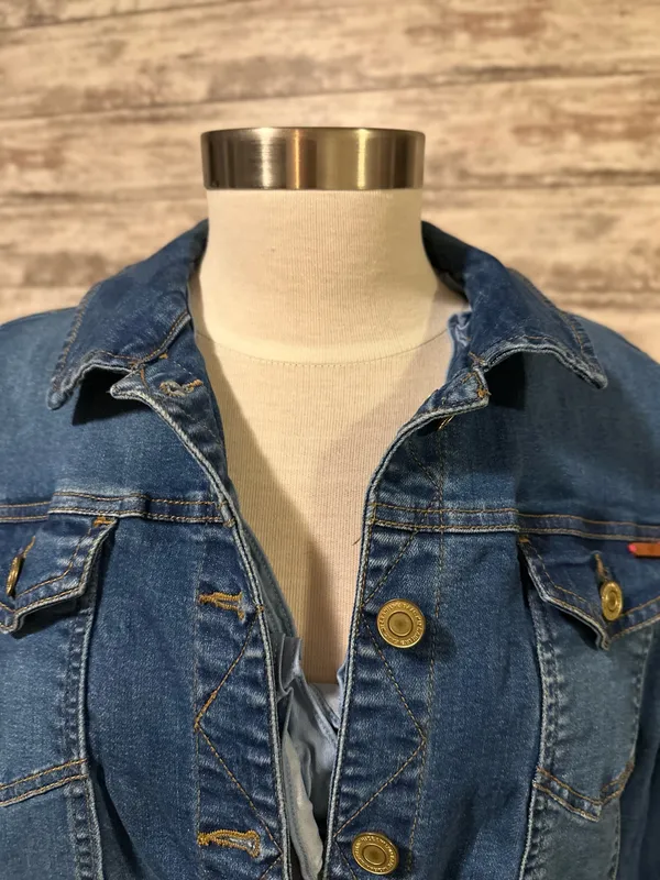Isaac Mizrahi Denim Jacket - Image 5