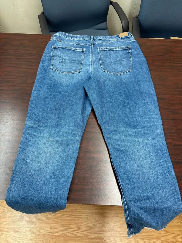 American Eagle Strigid High Rise Mom Jeans Size 18 Long - Image 3