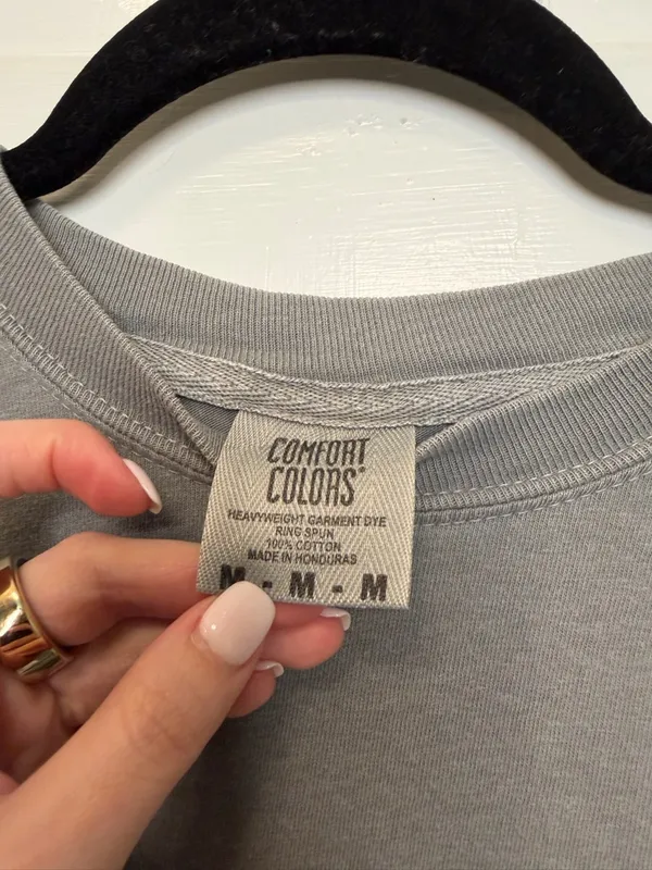 Comfort Colors Graphic Tee Broke But High Maintenance‎ Short Sleeve Size Medium - Image 3