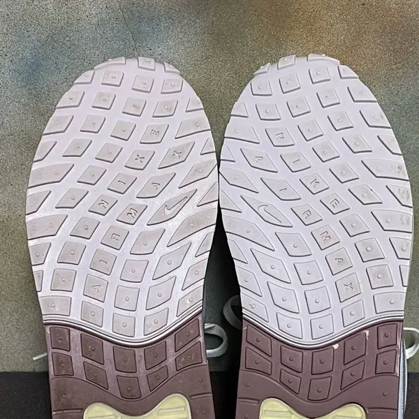 Nike Air Max Solo Beige Women's Sneakers Size 11M - Image 15