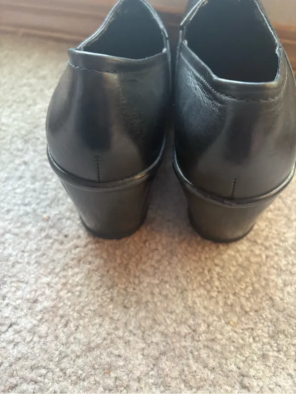 Eastland Black Leather Wedge Clogs 7.5M Dark Academia Chunky Slip On - Image 4