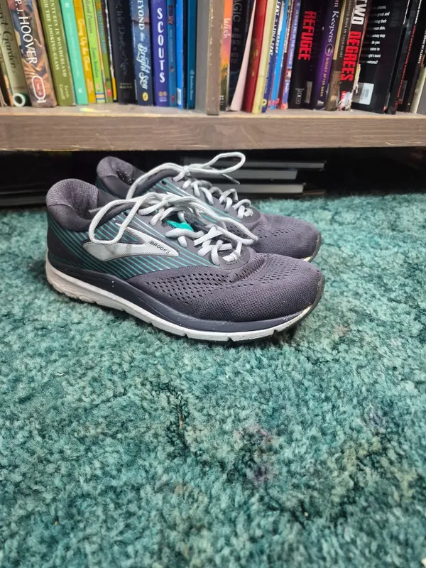 Brooks Addiction 14 Running Shoes 8.5D - Image 4